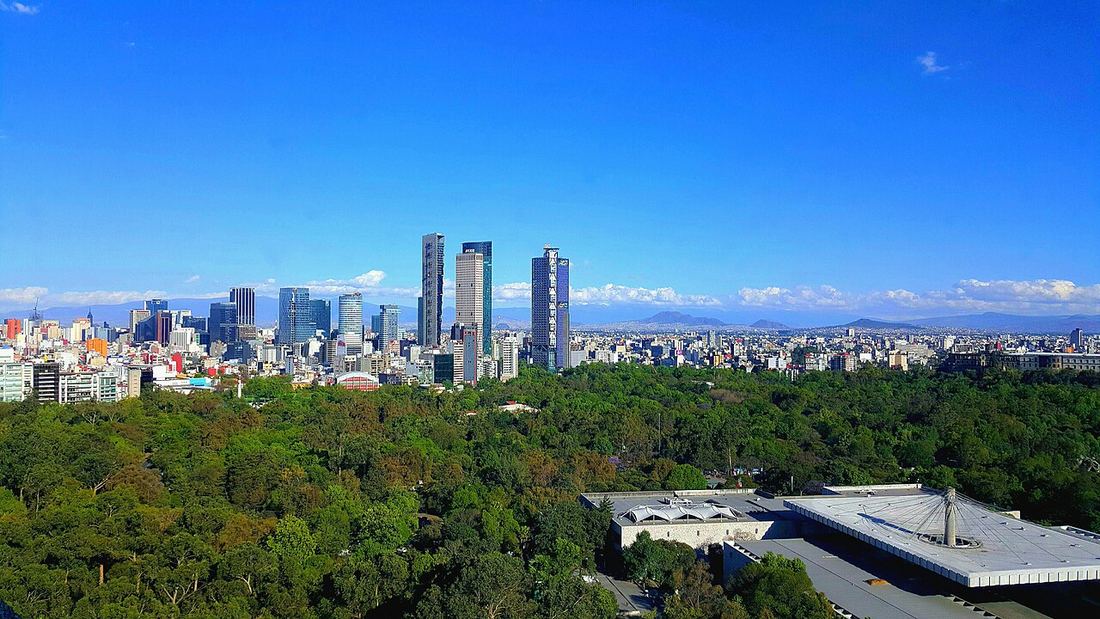 Fotografía panorámica de Paseo de la Reforma y Chapultepec en Ciudad de México